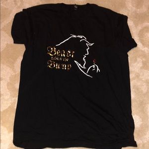 Beast behind the bump men’s T-shirt